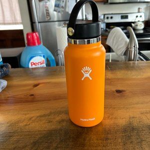 32oz Wide Mouth Hydroflask Water Bottle in Orange